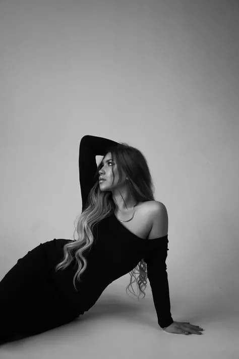Пример фотографии: Black Dress